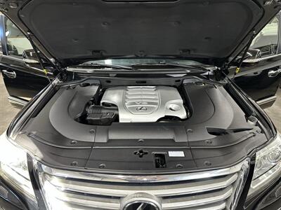 2013 Lexus LX 570 - Photo 32 - Portland, OR 97220