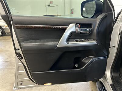 2014 Toyota Land Cruiser   - Photo 25 - Portland, OR 97220
