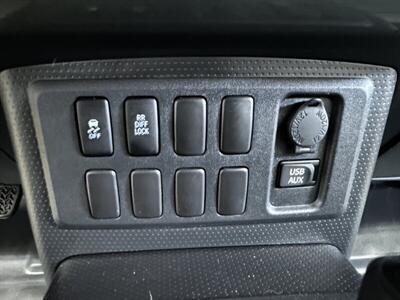 2011 Toyota FJ Cruiser   - Photo 21 - Portland, OR 97220