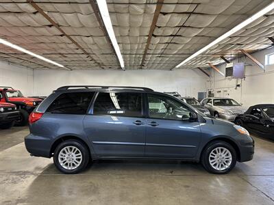 2007 Toyota Sienna LE 7-Passenger   - Photo 2 - Portland, OR 97220