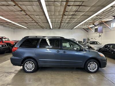 2007 Toyota Sienna LE 7-Passenger   - Photo 2 - Portland, OR 97220