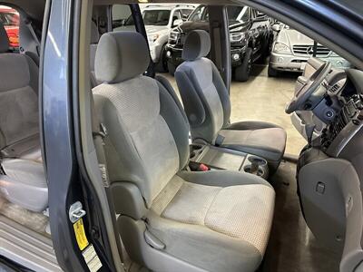 2007 Toyota Sienna LE 7-Passenger   - Photo 28 - Portland, OR 97220