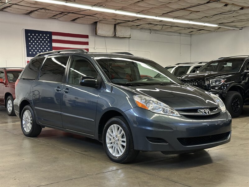 2007 Toyota Sienna LE 7-Passenger - Photo 1 - Portland, OR 97220