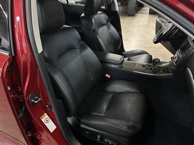 2011 Lexus IS 350   - Photo 34 - Portland, OR 97220