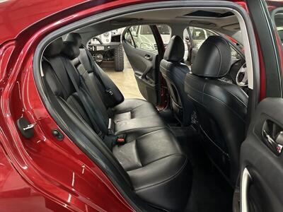 2011 Lexus IS 350   - Photo 13 - Portland, OR 97220