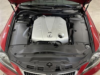 2011 Lexus IS 350   - Photo 10 - Portland, OR 97220