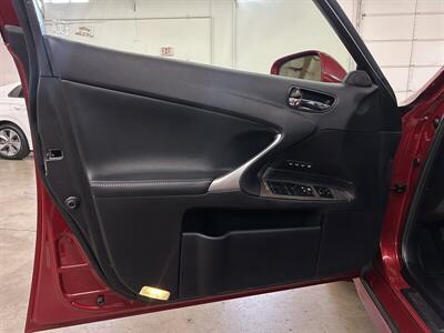 2011 Lexus IS 350   - Photo 24 - Portland, OR 97220