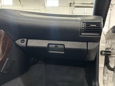 1997 BMW Z3 2.8   - Photo 22 - Portland, OR 97220