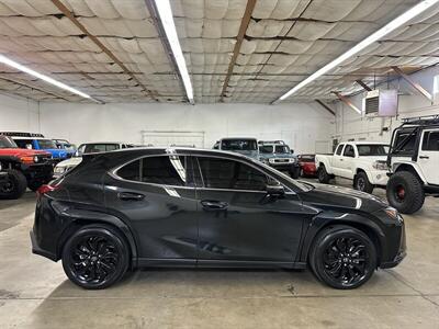2024 Lexus UX 250h Premium   - Photo 2 - Portland, OR 97220