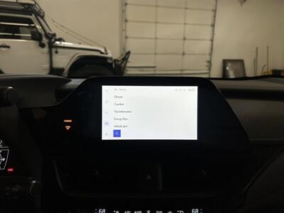 2024 Lexus UX 250h Premium   - Photo 20 - Portland, OR 97220