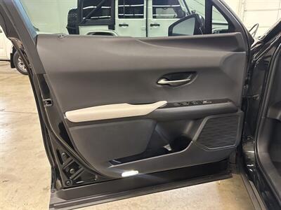 2024 Lexus UX 250h Premium   - Photo 25 - Portland, OR 97220