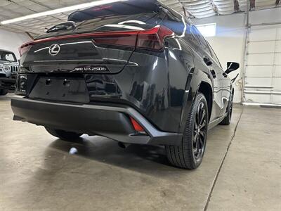 2024 Lexus UX 250h Premium   - Photo 41 - Portland, OR 97220