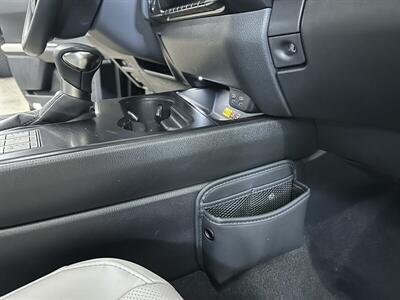 2024 Lexus UX 250h Premium   - Photo 33 - Portland, OR 97220
