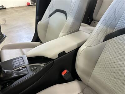 2024 Lexus UX 250h Premium   - Photo 19 - Portland, OR 97220