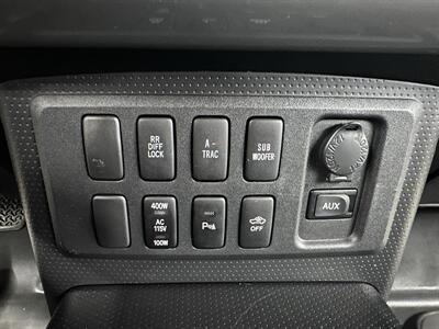 2007 Toyota FJ Cruiser 4dr SUV  1-Owner - Photo 22 - Portland, OR 97220