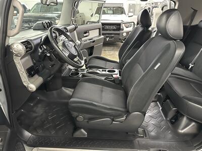 2007 Toyota FJ Cruiser 4dr SUV  1-Owner - Photo 14 - Portland, OR 97220