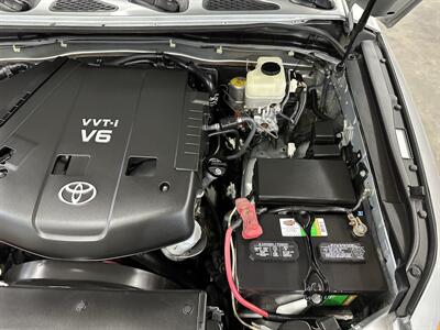 2007 Toyota FJ Cruiser 4dr SUV  1-Owner - Photo 44 - Portland, OR 97220