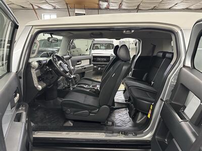 2007 Toyota FJ Cruiser 4dr SUV  1-Owner - Photo 13 - Portland, OR 97220