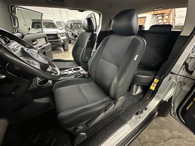 2007 Toyota FJ Cruiser 4dr SUV  1-Owner - Photo 30 - Portland, OR 97220