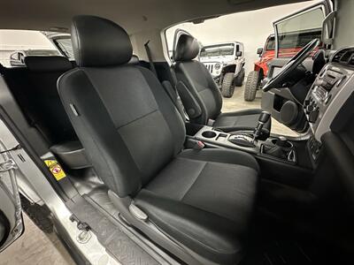 2007 Toyota FJ Cruiser 4dr SUV  1-Owner - Photo 31 - Portland, OR 97220