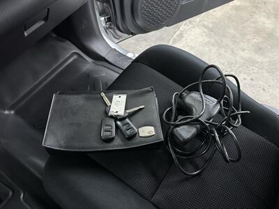 2007 Toyota FJ Cruiser 4dr SUV  1-Owner - Photo 24 - Portland, OR 97220