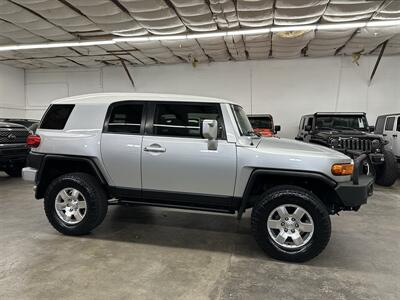 2007 Toyota FJ Cruiser 4dr SUV  1-Owner - Photo 2 - Portland, OR 97220