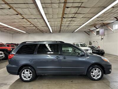 2006 Toyota Sienna XLE 7 Passenger   - Photo 2 - Portland, OR 97220