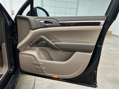2013 Porsche Cayenne GTS   - Photo 33 - Portland, OR 97220