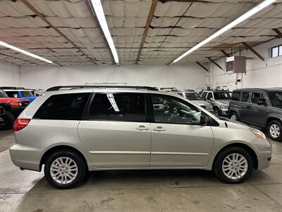 2008 Toyota Sienna LE 7-Passenger   - Photo 2 - Portland, OR 97220