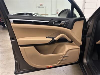 2016 Porsche Cayenne   - Photo 22 - Portland, OR 97220
