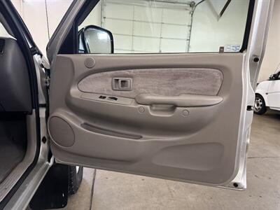 2004 Toyota Tacoma V6 2dr Xtracab  1-Owner 5-Speed Manual - Photo 27 - Portland, OR 97220