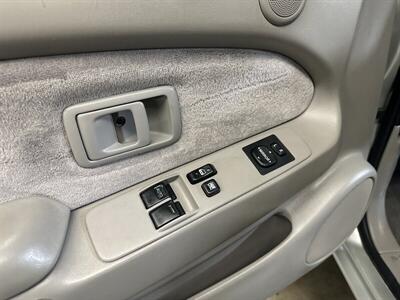 2004 Toyota Tacoma V6 2dr Xtracab  1-Owner 5-Speed Manual - Photo 26 - Portland, OR 97220