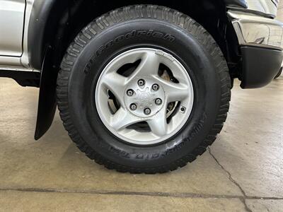 2004 Toyota Tacoma V6 2dr Xtracab  1-Owner 5-Speed Manual - Photo 14 - Portland, OR 97220