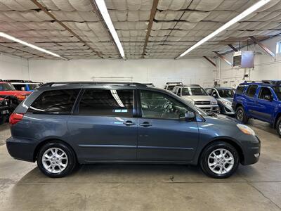 2006 Toyota Sienna XLE 7 Passenger  Wheel Chair - Photo 2 - Portland, OR 97220