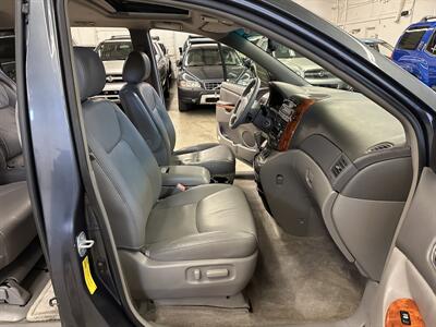 2006 Toyota Sienna XLE 7 Passenger  Wheel Chair - Photo 13 - Portland, OR 97220