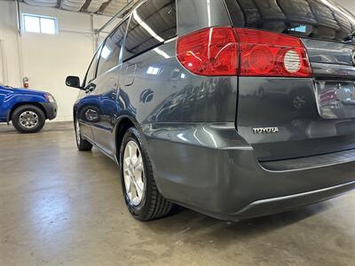 2006 Toyota Sienna XLE 7 Passenger  Wheel Chair - Photo 37 - Portland, OR 97220