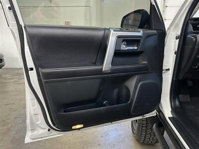 2016 Toyota 4Runner SR5 Premium   - Photo 26 - Portland, OR 97220