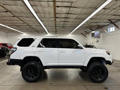 2016 Toyota 4Runner SR5 Premium   - Photo 2 - Portland, OR 97220