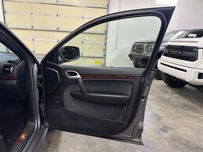 2009 Porsche Cayenne GTS Tiptronic - Photo 46 - Portland, OR 97220