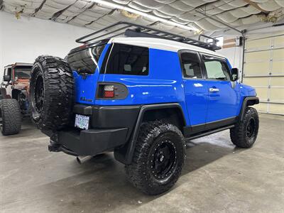 2007 Toyota FJ Cruiser 4dr SUV - Photo 3 - Portland, OR 97220