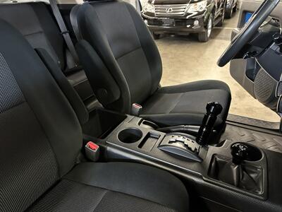 2007 Toyota FJ Cruiser 4dr SUV   - Photo 33 - Portland, OR 97220