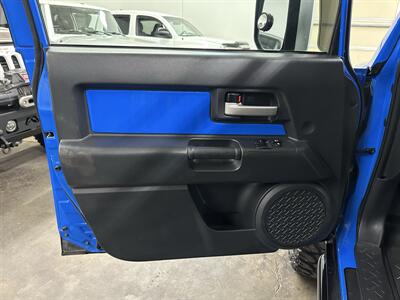 2007 Toyota FJ Cruiser 4dr SUV - Photo 70 - Portland, OR 97220