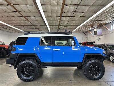 2007 Toyota FJ Cruiser 4dr SUV - Photo 2 - Portland, OR 97220