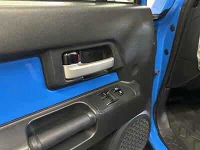 2007 Toyota FJ Cruiser 4dr SUV - Photo 26 - Portland, OR 97220