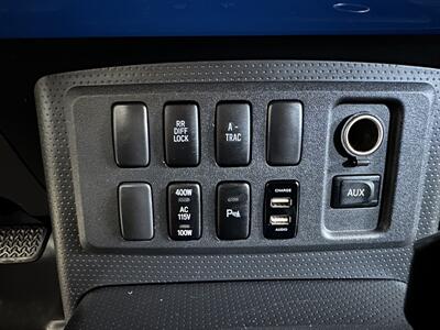 2007 Toyota FJ Cruiser 4dr SUV   - Photo 24 - Portland, OR 97220