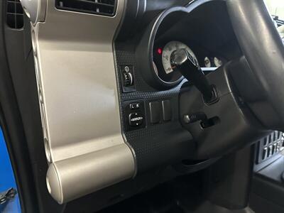 2007 Toyota FJ Cruiser 4dr SUV - Photo 27 - Portland, OR 97220