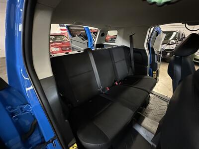 2007 Toyota FJ Cruiser 4dr SUV   - Photo 37 - Portland, OR 97220