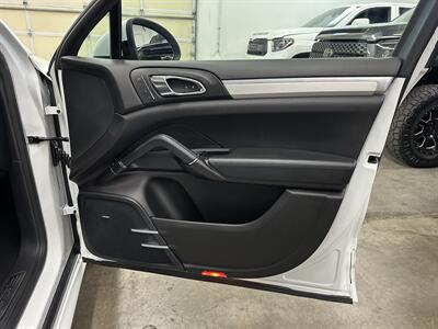 2014 Porsche Cayenne GTS - Photo 66 - Portland, OR 97220