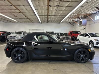 2006 BMW Z4 3.0i   - Photo 2 - Portland, OR 97220