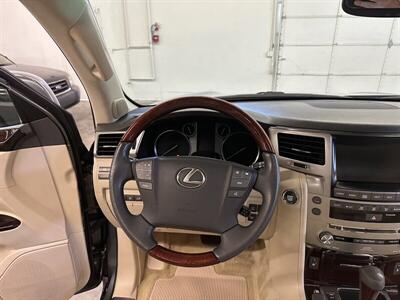 2013 Lexus LX 570   - Photo 18 - Portland, OR 97220